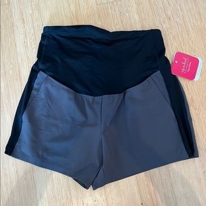 Active Woven Maternity Shorts - Isabel Maternity by Ingrid & Isabel™ size small